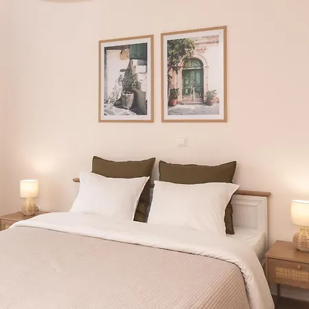 The Olive & Moon Welcome Полихроно